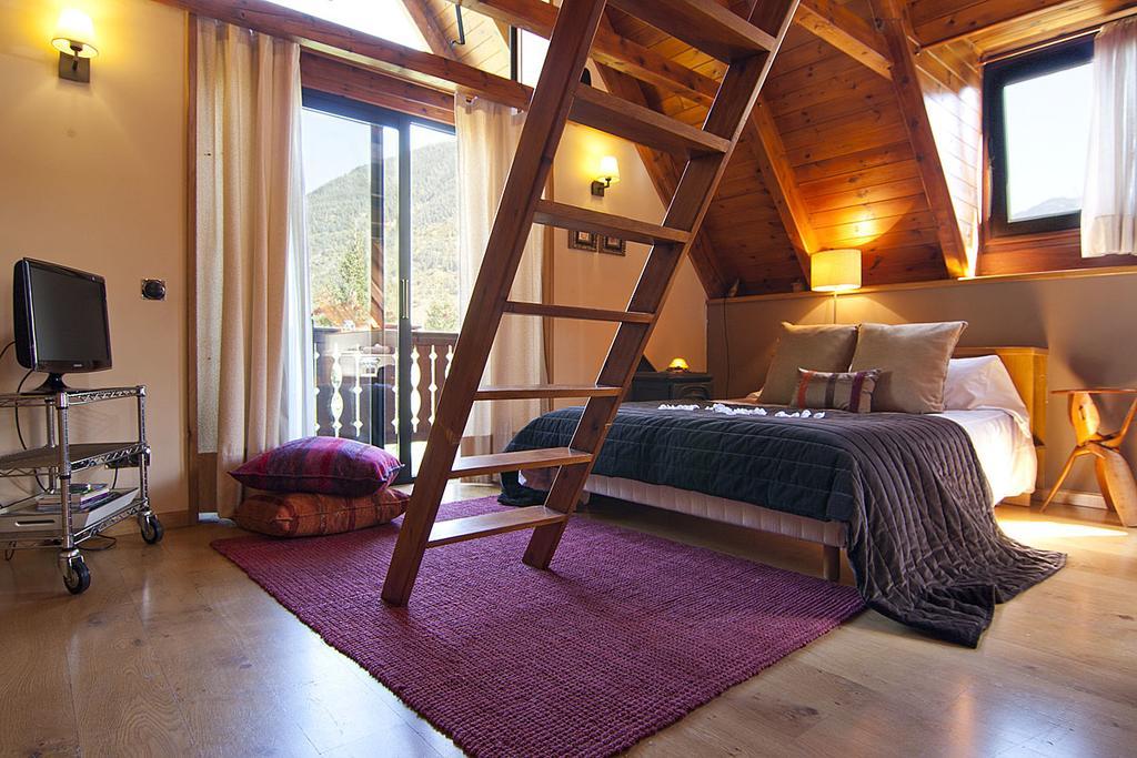 Casa Lola Pirene Villa Vielha Room photo